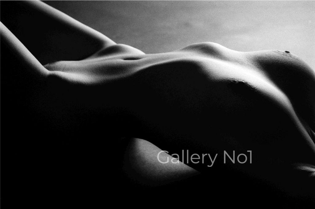 FIND BLACK AND WHITE PHOTOGRAPHS OF FEMALE NUDES FOR SALE