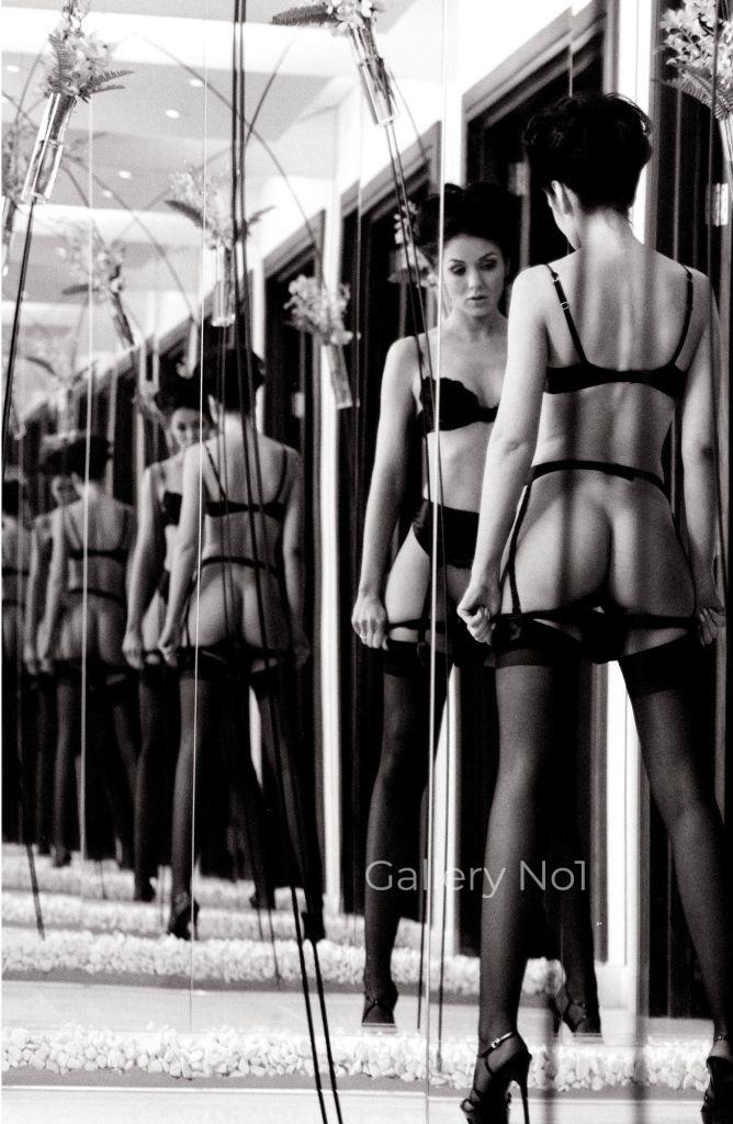 FIND PHOTOGRAPH BY STEPHEN PERRY OF WOMAN IN STOCKINGS