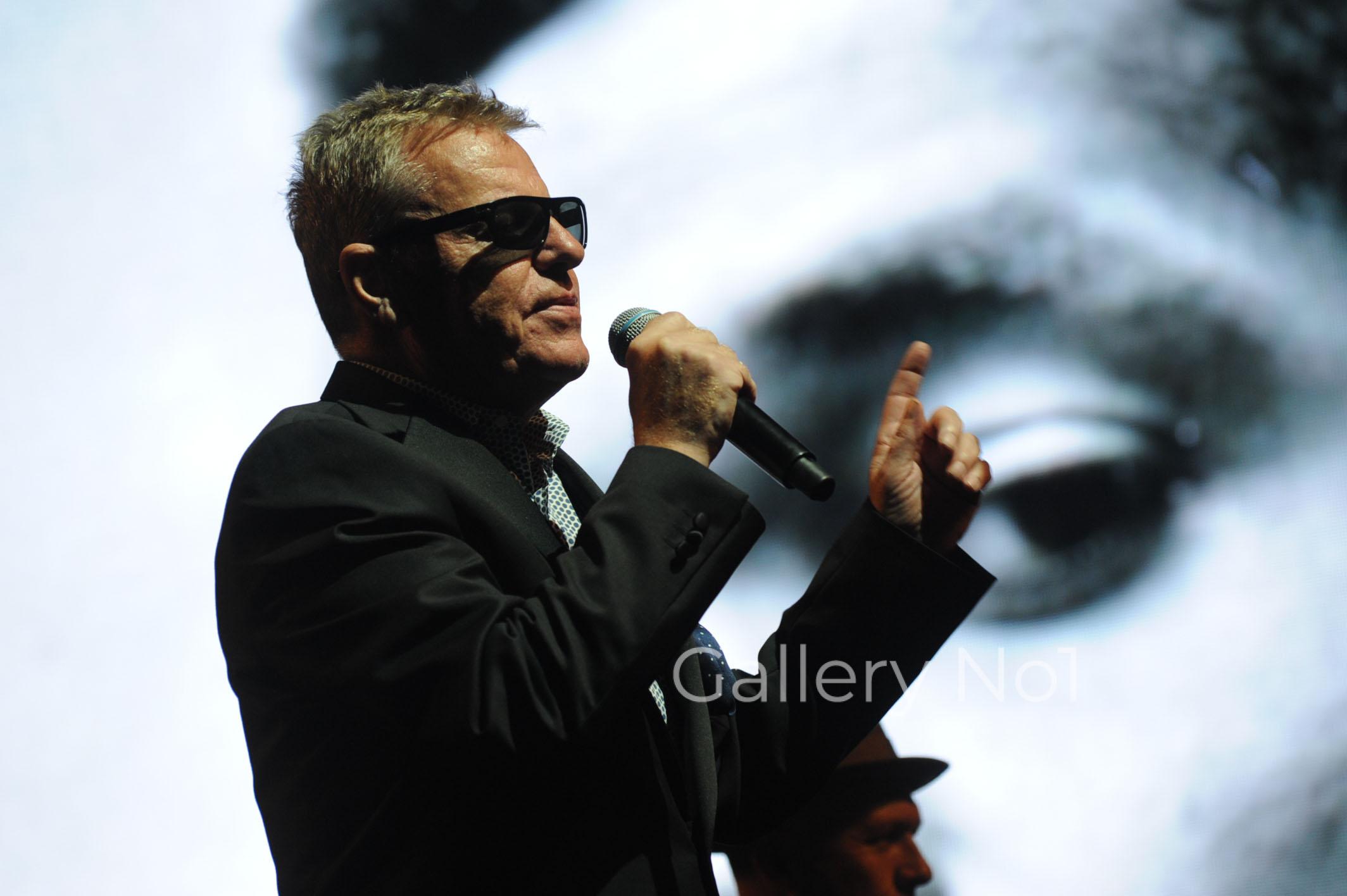 Suggs-Madness-photograph-paul-windsor-victorious-portsmouth-2021 FIND PHOTOGRAPH OF SUGGS AND MADNESS FOR SALE