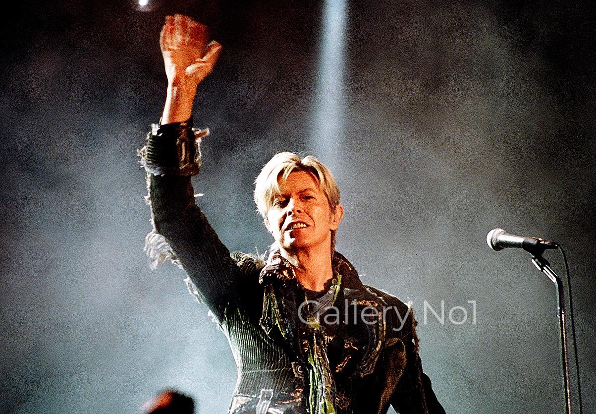bowie-110-colour-photograph-isle-of-wight-festival-2004 FIND PHOTOGRAPH OF DAVID BOWIE AT ISLE OF WIGHT FESTIVAL 2004
