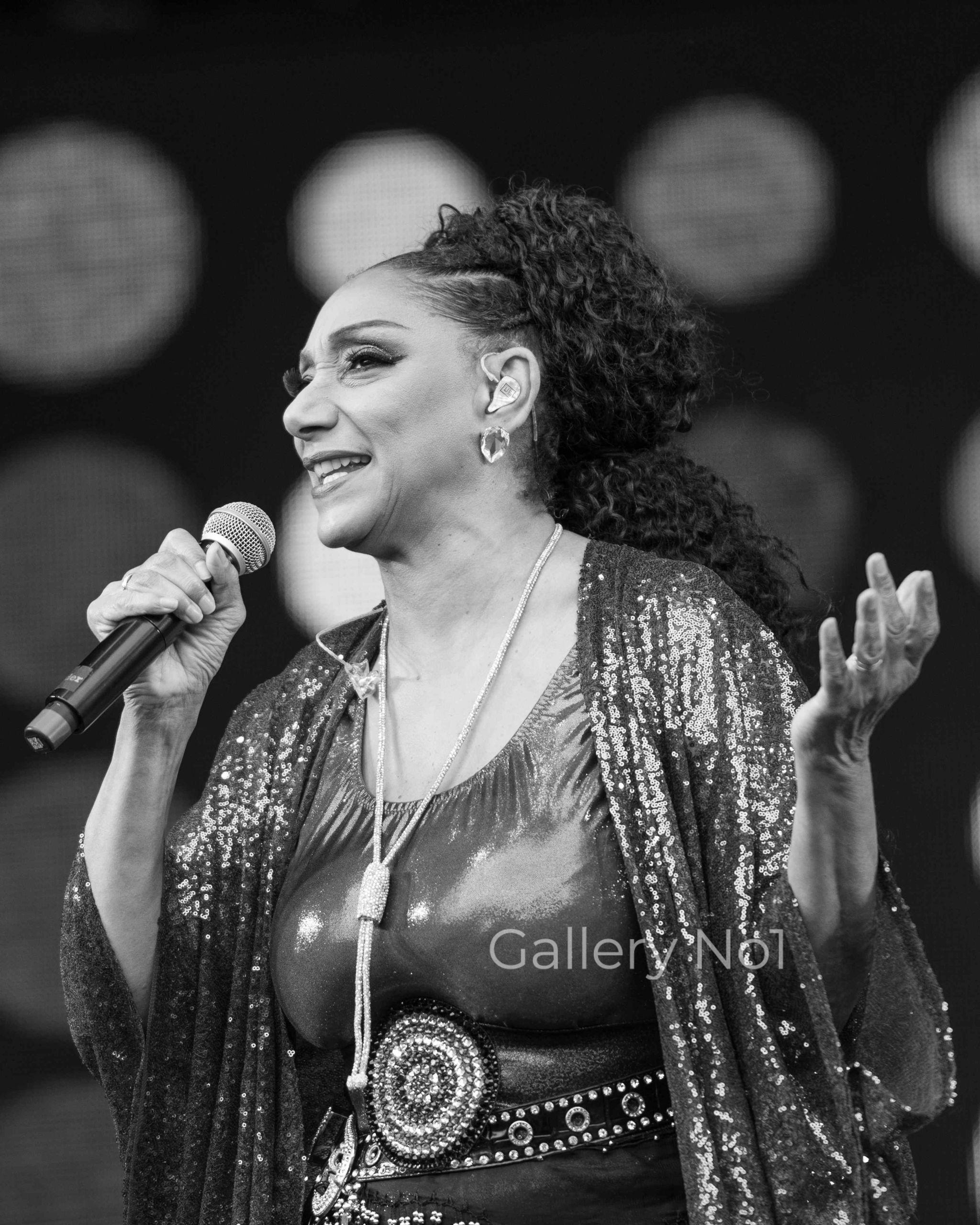 kathy-sledge-singer-photograph-emma-terracciano- FIND GREAT PHOTOGRAPH OF SINGER KATHY SLEDGE FOR SALE