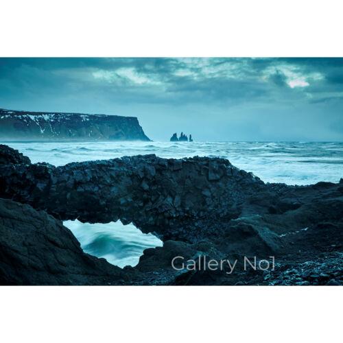 FIND PHOTOGRAPHS OF THE BASALT STACKS IN ICELAND FOR SALE