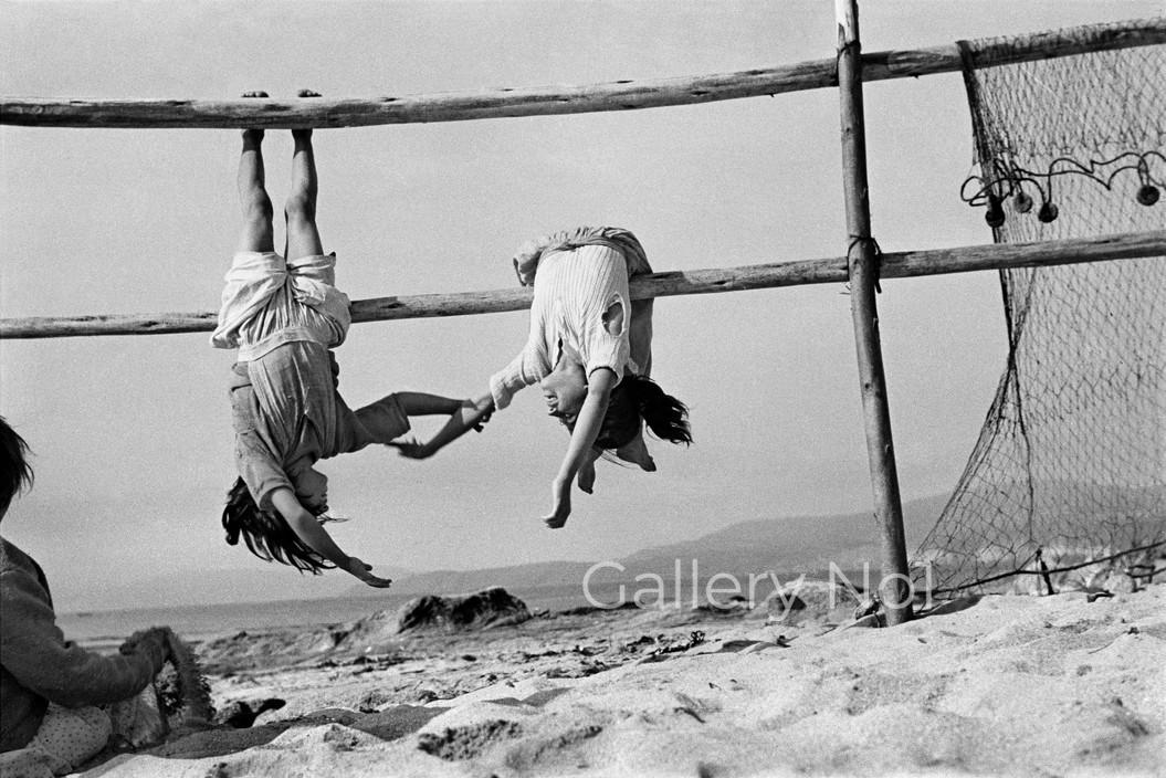 photobook-sergio-larrain-vagabond-photographer-for-sale-gallery-no1-larrain2