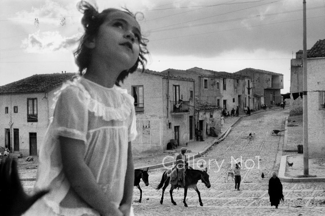 photobook-sergio-larrain-vagabond-photographer-for-sale-gallery-no1-larrain1